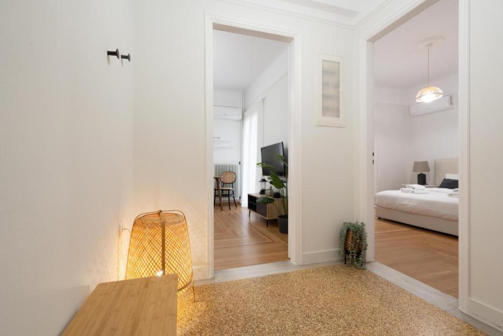 Vibrant Urban Getaway: Modern 1-Bedroom Near Bars, Parks, And Metro Athen Exterior foto