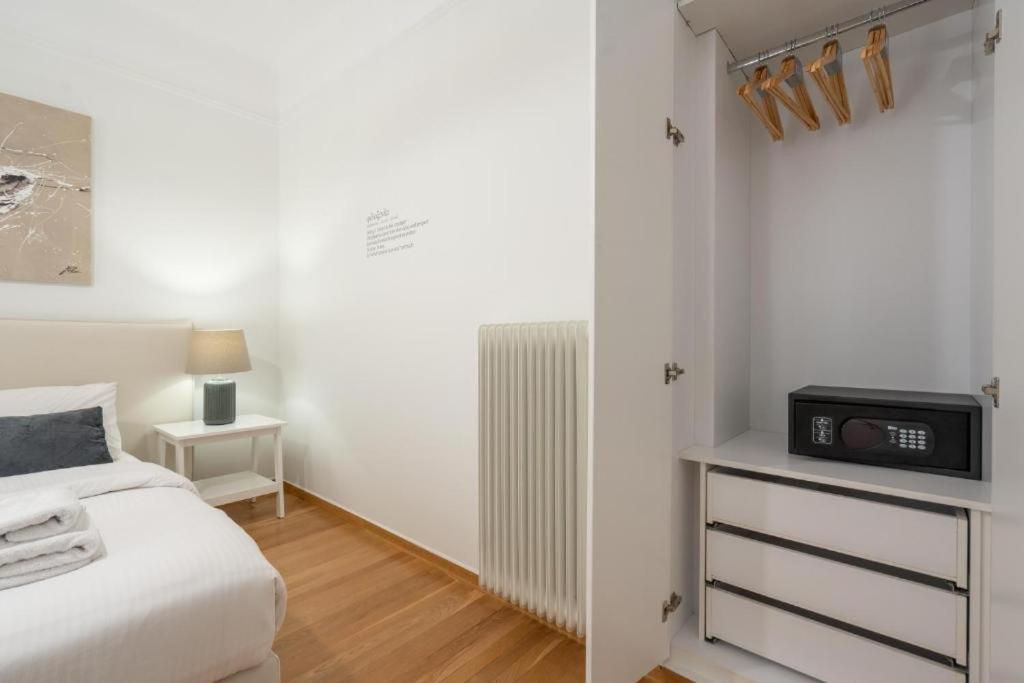 Vibrant Urban Getaway: Modern 1-Bedroom Near Bars, Parks, And Metro Athen Exterior foto