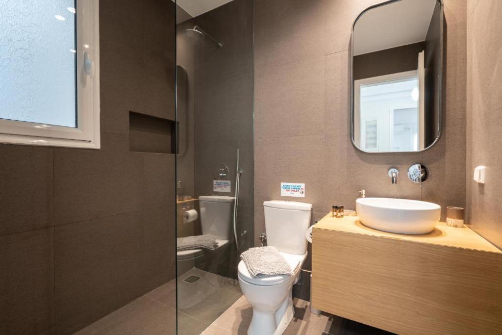 Vibrant Urban Getaway: Modern 1-Bedroom Near Bars, Parks, And Metro Athen Exterior foto